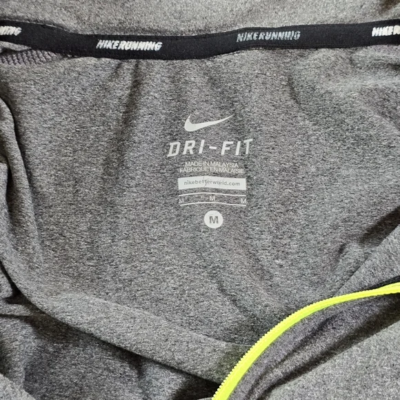 Nike Dri-Fit "Running" Reflective Training Sweatshirt - Picture 11 of 12